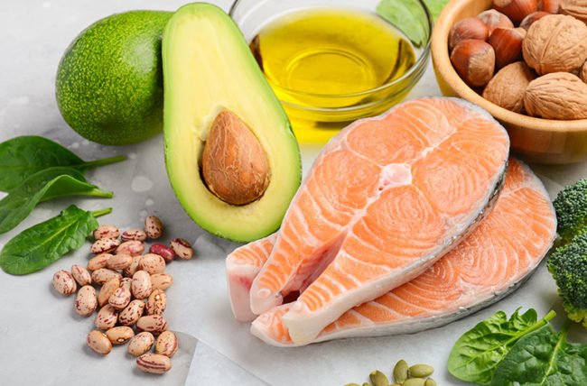 Foods to Eat and Avoid to Reduce Cholesterol