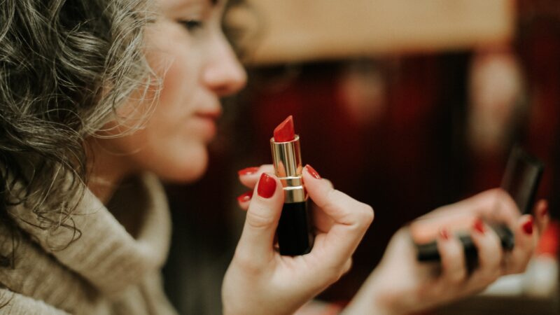 11 Tips to Top the Lipstick Game