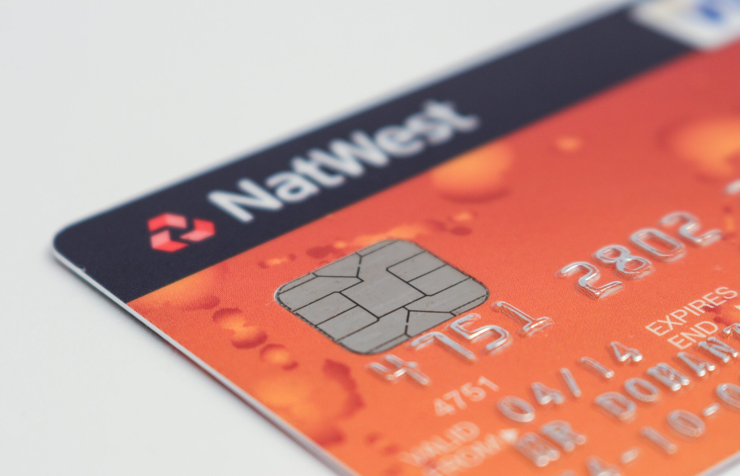 Avoid 8 Credit Card Mistakes for a Good Credit Score